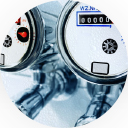 How does a wired remote water meter handle variations in water pressure or temperature